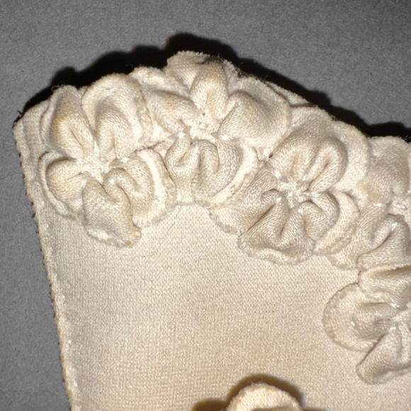 Vintage Beige Stretch Gloves - Picture 6 of 9